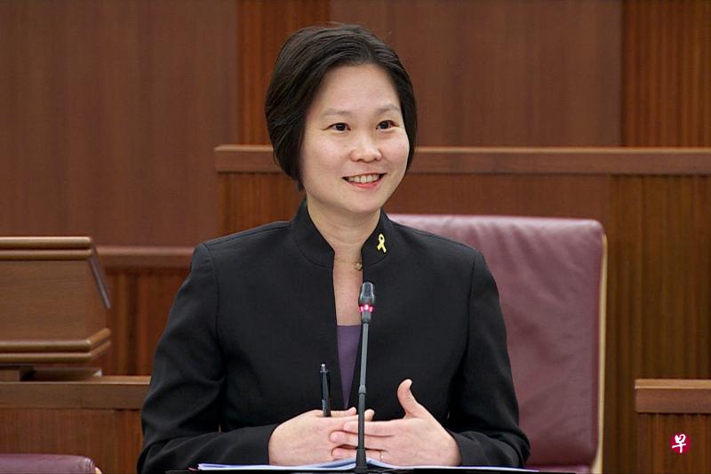 教育部兼人力部政务部长颜晓芳星期三（3月1日）在国会宣布，在新推出更生就业补贴计划（Uplifting Employment Credit）下，雇主将在2023年4月和2025年12月之间获得补贴，以每一名释囚5400元为限。（gov.sg视频截图） 