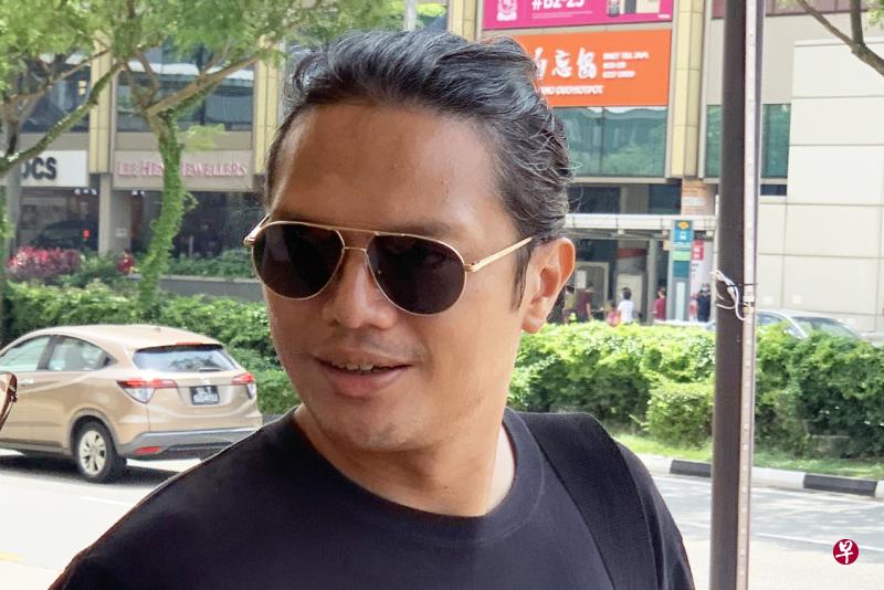 国大香灰莉木学院前非住校教员费南多博士被控一项非礼罪。（海峡时报） 