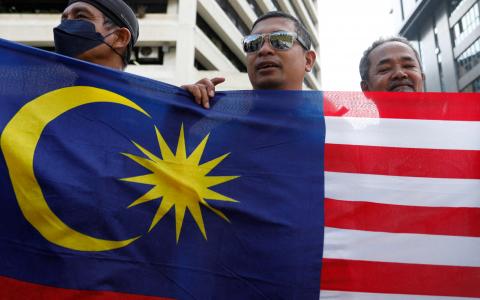 马国人须要意识到捏造的种族或宗教论述，对马国人无益，只是博取政治支持的政治工具。为加强捏造的论述，政治人物得“解决”一个捏造的问题。（路透社）