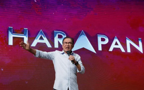 作者认为，本次大选会是安华首相梦的最后一搏。（彭博社）