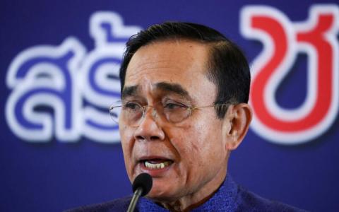 巴育已表明，会在3月解散国会，为大选铺路。他没有给出具体日期，有报道指他可能在3月中旬左右解散国会，大选暂定于5月7日举行。（路透社）