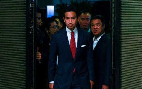 泰国八党联盟早前已同意支持前进党党魁披塔为首相，但前进党和为泰党都想要下议院议长职，双方至今仍未能达成共识。（路透社）