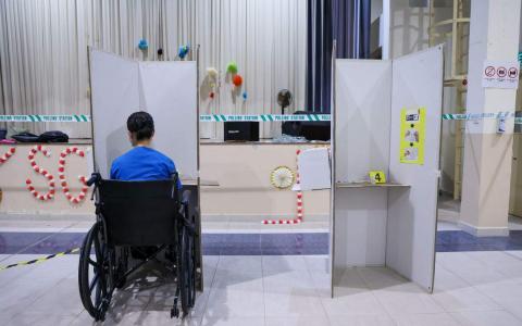 据《联合早报》收到的消息，有至少两家设有特别投票站的疗养院出现冠病病例。（白艳琳摄）