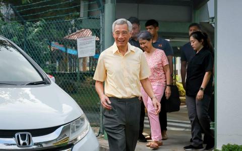 李显龙总理（图）说：“尚达曼先生在公共服务领域有着长期杰出的记录，我完全有信心他将出色地履行总统的职责。”（海峡时报）