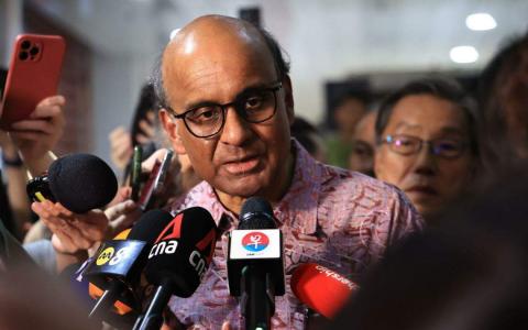 总统选举抽样计票结果获得70%高得票率，尚达曼说，这是选民对新加坡投出的信任票，也是表达了对未来的乐观态度，让新加坡人可以一起前进、相互帮助。（吴先邦摄）