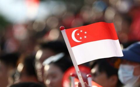 新加坡日益多元的社会结构与需求，以及即将进入超老龄化的社会，又该如何在当前的惊涛骇浪国际局势与未来各种国内外变革中生存与立足？（档案照片）