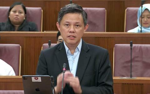 陈振声强调，就算是收到两张投票卡的选民，而卡上显示相同的投票站和选民编号，也不会影响投票资格，因为居民证或护照才是核对选民资格的依据。（档案照片）