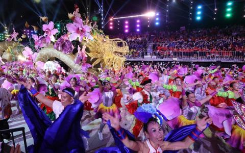 今年的妆艺大游行在本月23日与24日两个晚上举行，届时将有超过3500名表演者参与其中。（唐家鸿摄）
