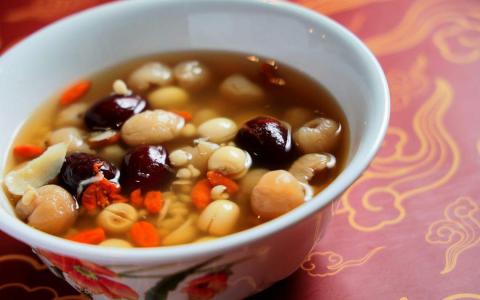 
农历新年期间，不妨准备一道龙眼甜汤，滋补养颜。（龙国雄摄）