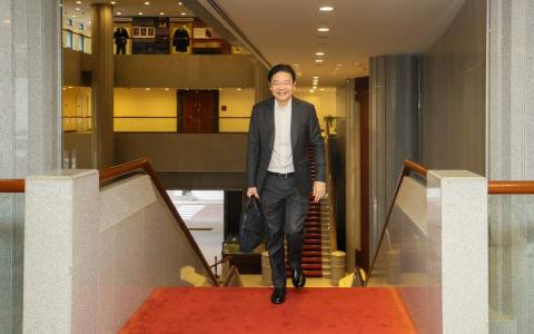 在教育部和财政部与黄循财（图）共事的曾庆怡接受《联合早报》访问时说：“他有巨大的学习和成长能力。我看到他扩大自己的视野，从金融和经济扩展到公共政策、沟通和对外联络各个方面。”（卓祾祎摄）