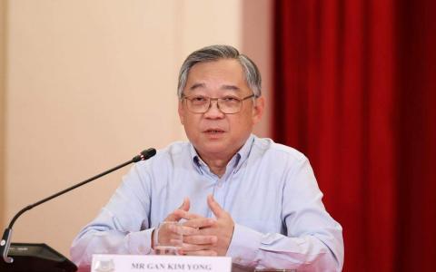 颜金勇于2001年当选荷兰—武吉班让集选区国会议员，进入政坛，他过后在2005年从后座议员擢升为教育部兼人力部政务部长，初次担任政治职务。（何家俊摄）