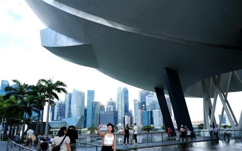 黄循财总理强调，新加坡向来都是多元化的国家，有许多的种族、宗教和语言，现在的多元化程度虽然比过去更高，但人们更加团结。（档案照片）