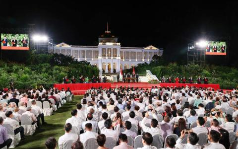 黄循财总理的抱负必然是要在这个优良的基础上，更勇敢地想象未来，带领新加坡走得更高更远，不只是让大家变成“最好的自己”，也应该成为力所能及的“最好的国家”。（何家俊摄）