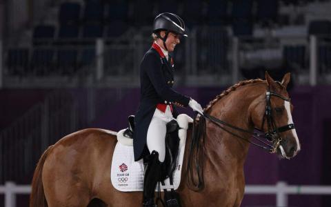 英国马术选手夏洛特鞭打马儿视频曝光后，宣布退出巴黎奥运会。（路透社档案照片）