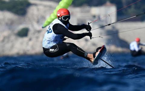墨士廉去年在马赛港举行的巴黎奥运会帆船测试赛男子水翼风筝板比赛中仅排第三，这次重回故地必竭力表现得更好。（法新社）