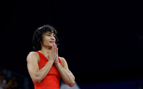 印度摔跤女将维尼什·福加特因被取消奥运会决赛资格，宣布退役。（路透社）