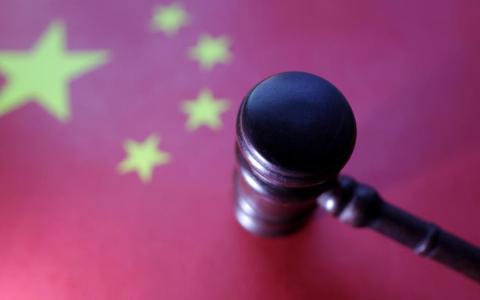 罐车混运煤油和食用油案的官方调查结果出炉，七家涉事企业被处以行政处罚，最高罚金286万人民币。（路透社）