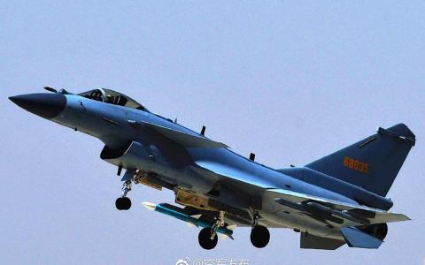 中国空军新型战机歼-10C。（中国军网）