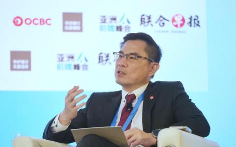 华侨银行环球企业及投资银行业务总裁陈德隆指出，特朗普上一次竞选时的承诺，大部分在他当选后都得到落实，不应低估他提高对华关税的可能。（谢智扬摄）