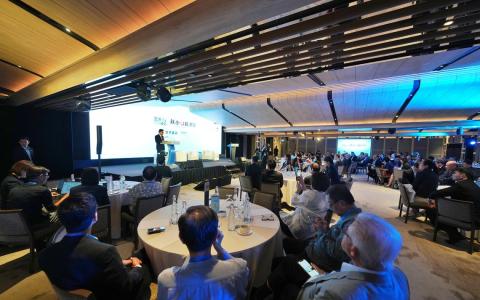 《联合早报》星期二（9月3日）上午在“亚洲前瞻峰会”的旗帜下举办对谈。（谢智扬摄）