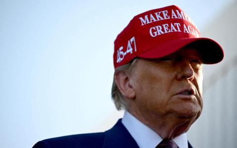 美国当选总统特朗普说，上任第一天将对来自墨西哥和加拿大的所有商品征收25%的关税。（路透社）