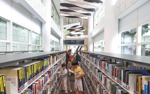 新加坡如今拥有丰富多彩、充满活力且高质量的文化项目，它们呈现了我国独特且多元的传统文化，以及鲜明的新加坡身份。（档案照片）