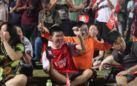 面对世界剧变的本届大选，国人会因担心动荡局势而投信任票、因感恩而挺执政党，还是为监督而投在野党呢？（档案照片）