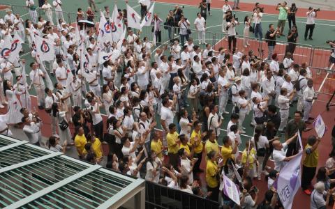 做为迈入动荡新世界前的选举，希望各政党能来一场君子之争；选民则投下无愧子孙后代的一票。（档案照片）