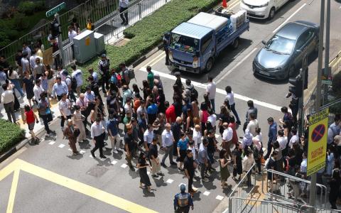 我们不能仅依赖最响亮的声音做决策，更应学会聆听沉默背后的声音。虽然他们的声音不高不响，但同样重要，须要被理解和尊重。（吴先邦摄）