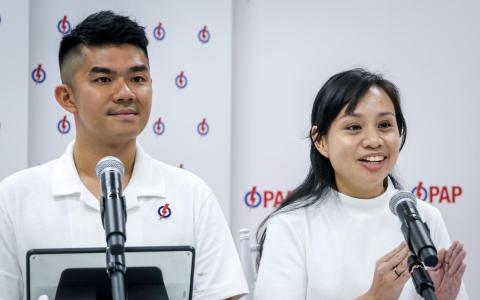 陈诗韵（右）说，在变动的世界局势中，加强韧性更显重要；蔡引舟（左）说，若当选，希望与学校合作，推展跨代项目。（叶振忠摄）