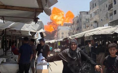 当武力被当作唯一正当手段的同时，也正是在剥夺另一个族群的基本生存条件与合法空间。（路透社）