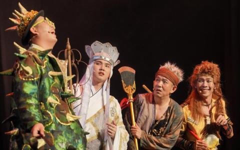 由梁文福担任艺术总监的《新游记》，讲述唐三藏师徒四人穿越到不同年代的新加坡的故事。（主办方提供）