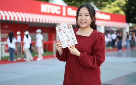 陈秋玲从理工学院时期就开始学习用Adobe软件创作贴纸，更好地表达自己。（郑一鸣摄）