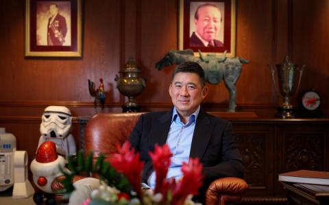 邵在忠认为，不受干扰的沉浸式体验是到电影院看戏的魅力。（龙国雄摄）