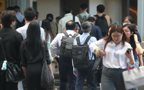 保诚保险新加坡的调查发现，Z世代在制定退休计划时，会考量一些独特的工作或生活偏好，如重视职业发展，而非生活与工作平衡；重视拥有多种收入来源；希望远程办公来平衡旅游；以及准备多个“微退休”计划。（郑一鸣摄）