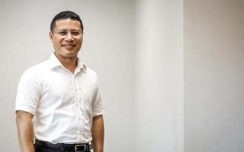 李智陞星期四（9月18日）首次以人民行动党主席的身份受访。（叶振忠摄）