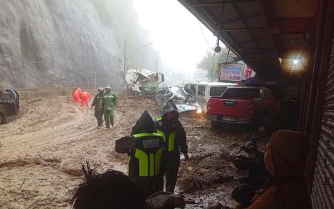 今年来最强台风“桦加沙”逼近 粤港澳多地停课停工停运 