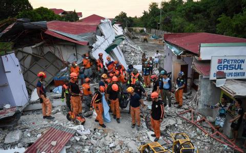 菲律宾中部发生6.9级强震 至少69人遇难