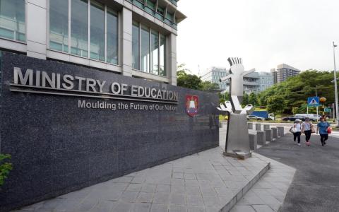 本地学校六年内分阶段 连接中央智能设施管理系统