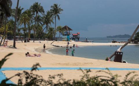 部分地段体感逾50摄氏度 圣淘沙发布降温蓝图提升访客舒适度