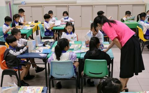 本地教师每周工作47小时比国际平均多六小时 半数指行政和批改工作多