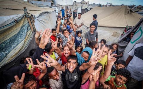 以哈签署首阶段停火协议 迈出和平第一步