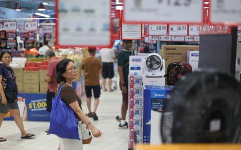 本地家具服装鞋类等价格走软 或因中国廉价商品涌入