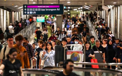 学者：若要缓解地铁拥挤 快捷与基本巴士车资差距扩大或适得其反