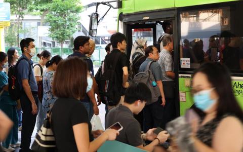 公共交通补助券维持60元额度 助低收入家庭应对车资调整 