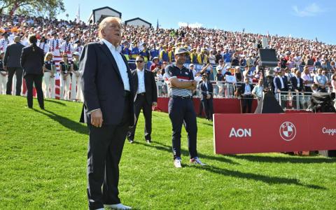 特朗普就任美国总统以来，除了颠覆世界贸易规则，也彻底改变世界政坛文化。图为9月26日，他在纽约出席一场高尔夫球赛。（路透社）