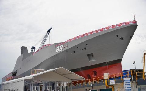 我国海军首艘“胜利级”多用途战艇下水 可操控无人系统和担任指挥舰