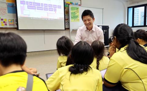 过去五年增派约300教育协作员 更及时为学生提供辅导