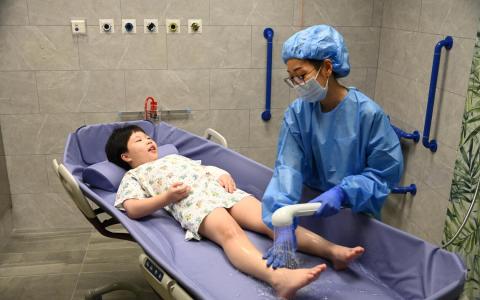 竹脚妇幼医院本地首设儿童烧伤中心 9月投运已治疗125名孩童