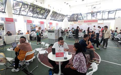 社理会职业配对计划启动 助居民就近找工作